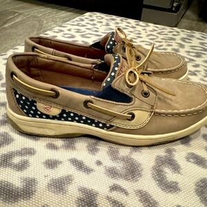 Sperry size 6